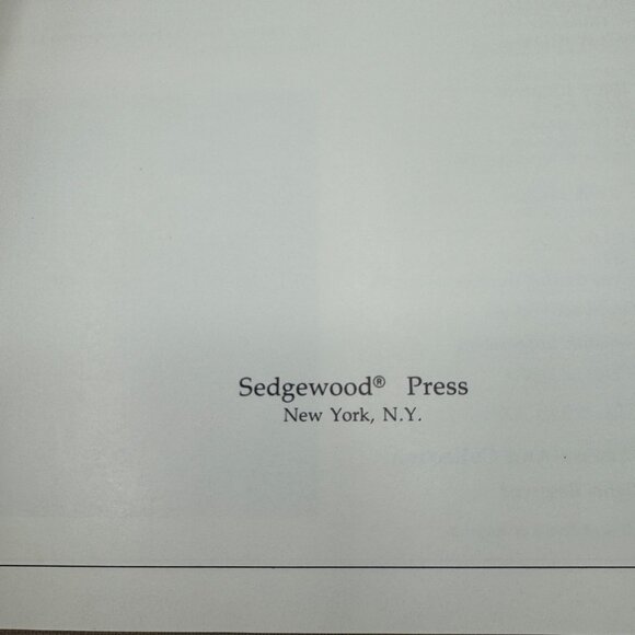 Quilt Designs In Cross-Stitch Hardcover Book By The Vanessa-Ann Collection 1989 - Picture 3 of 7